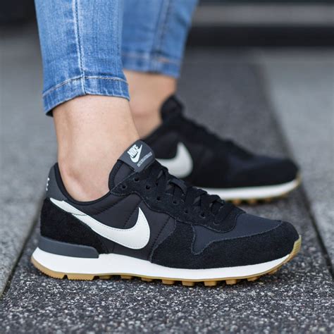 schwarze damen nike|nike schwarz schuhe damen.